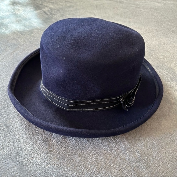 Vintage 100% Wool Clarks Navy Blue with Trim Bow Hat - Picture 5 of 10